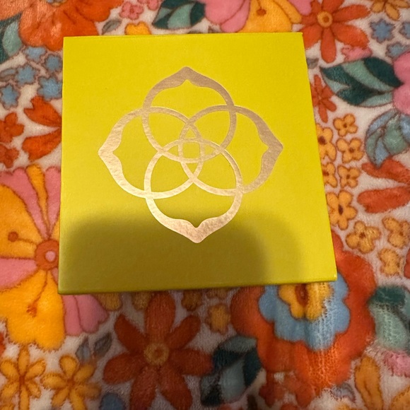 Kendra Scott Lady earrings - Picture 3 of 3